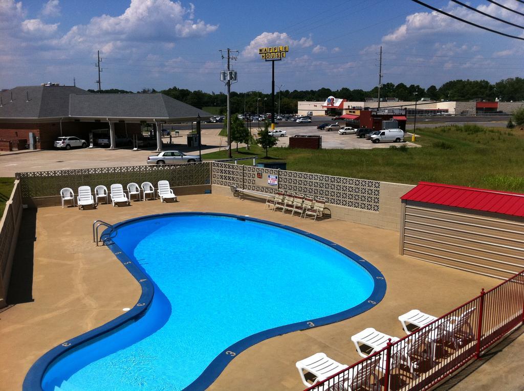 Kings Inn Albertville Exterior photo